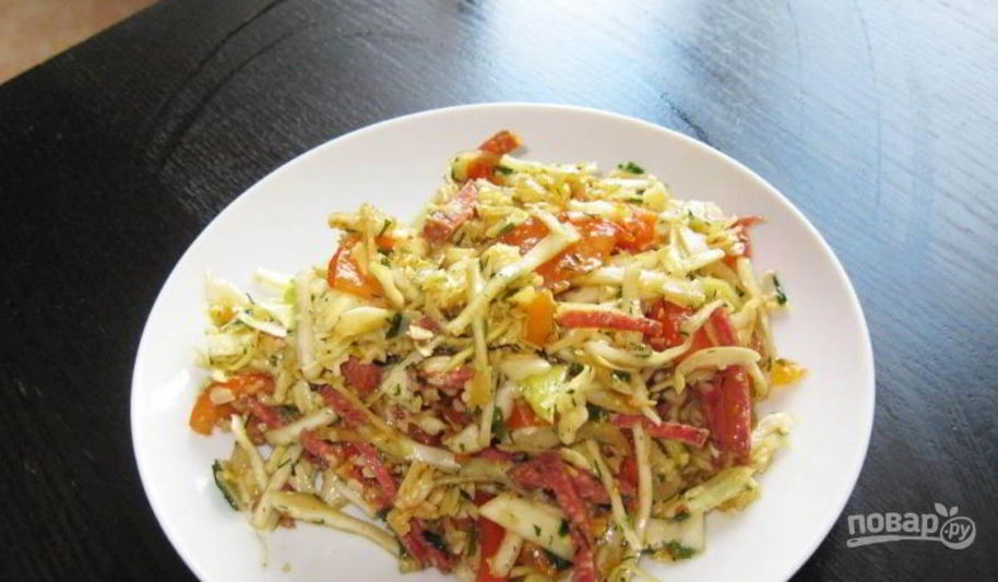 Рецепт салата из колбасы и сыра