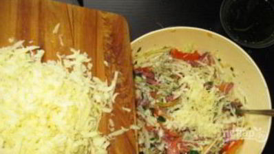 салат из колбасы и сыра