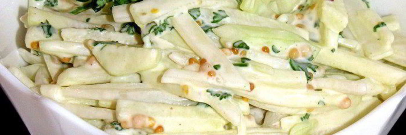 Салат из кольраби и яблок с горчичной заправкой