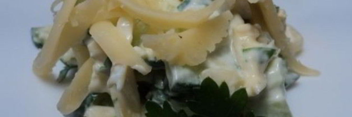 Салат из огурцов и сыра