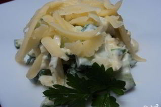 Салат из огурцов и сыра