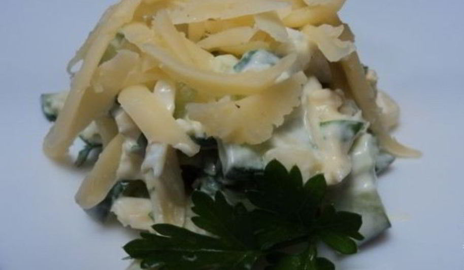 Рецепт салата из огурцов и сыра