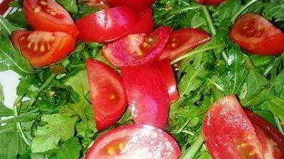 салат из рукколы и инжира