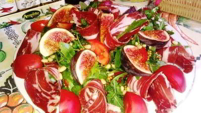 салат из рукколы и инжира