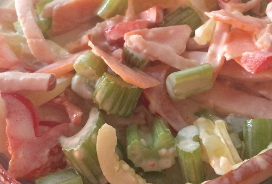 Салат из сельдерея с грудкой индейки