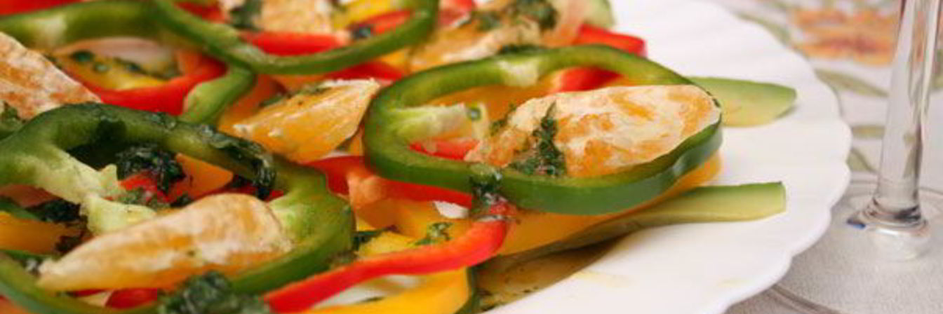 Салат из сладкого перца с авокадо