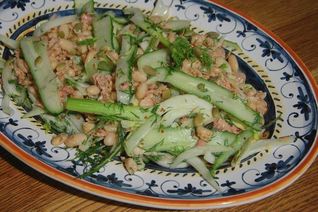 Салат из тунца и фасоли с фенхелем