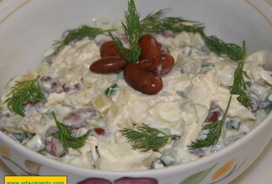 Салат Каприз из вареной курицы