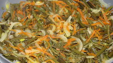 салат лесной с папоротником