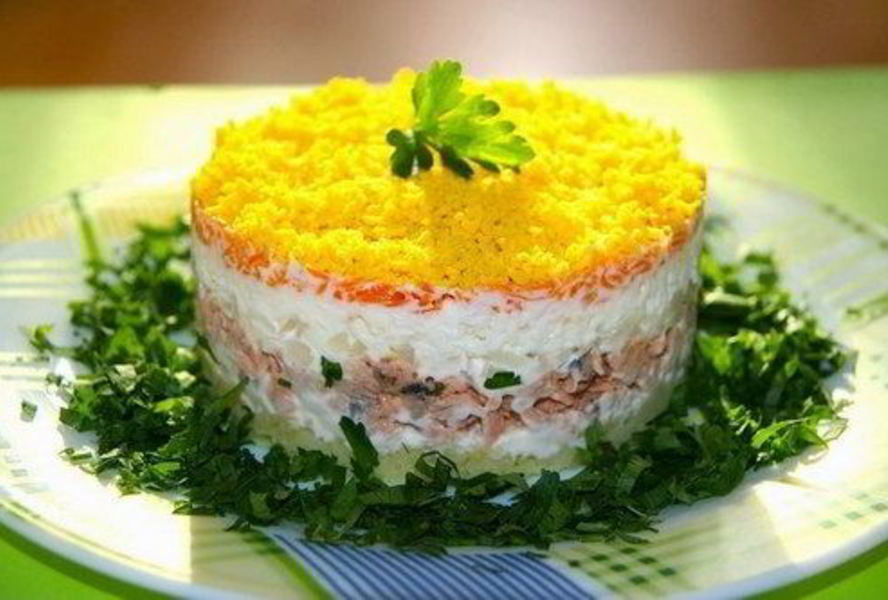 Порционный салат Мимоза с горбушей