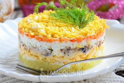 Салат Мимоза с консервами и сыром