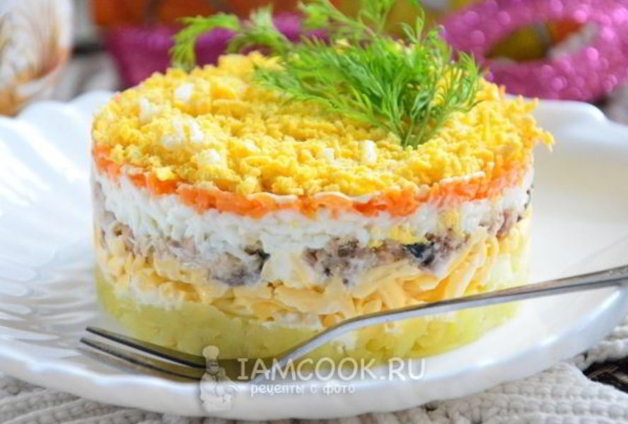 Салат Мимоза с консервами и сыром