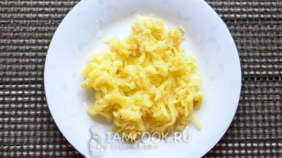 салат мимоза с консервами и сыром