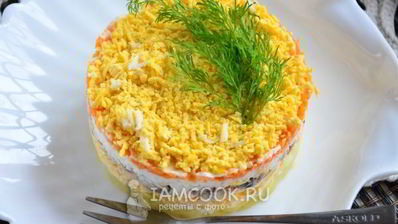 салат мимоза с консервами и сыром