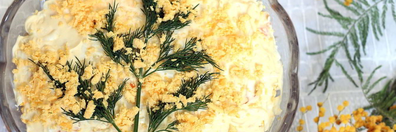 Салат Мимоза с консервированной горбушей