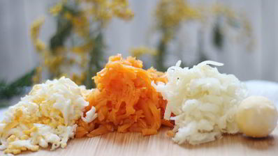 салат мимоза с консервированной горбушей