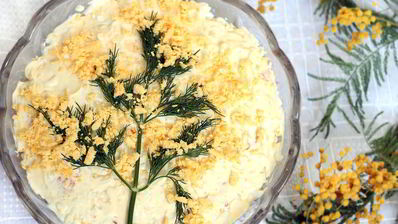 салат мимоза с консервированной горбушей