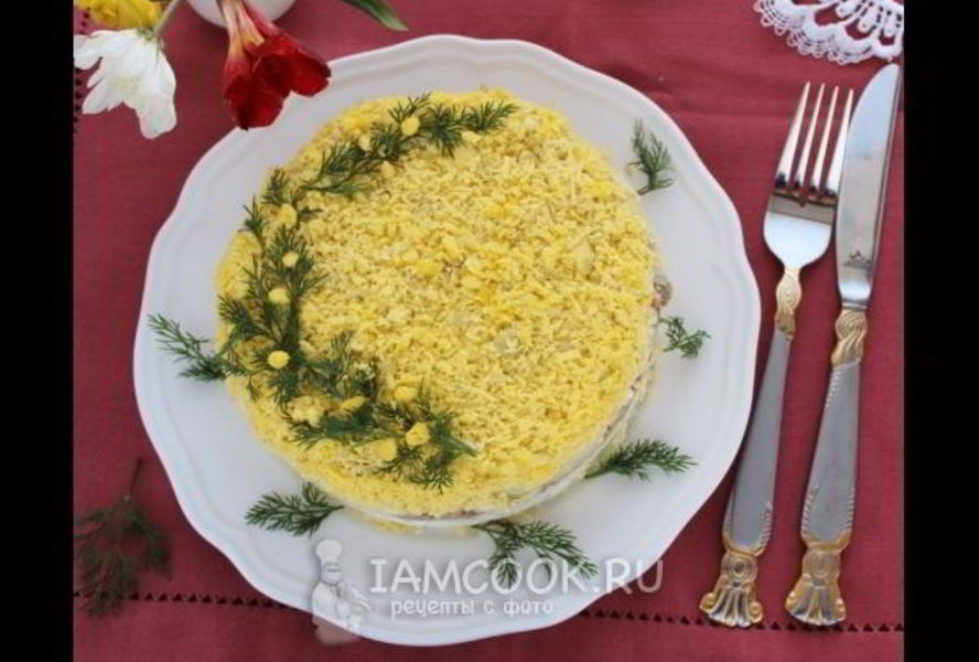 Салат Мимоза с сыром и сливочным маслом