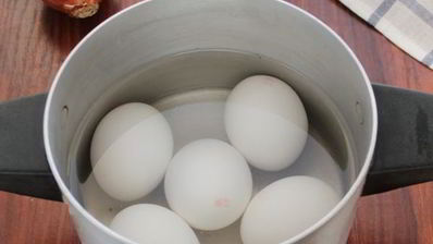 салат мимоза с сыром и сливочным маслом