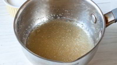 желе мимоза с персиками и клубникой