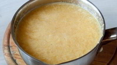 желе мимоза с персиками и клубникой