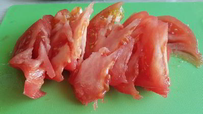 салат овощной с миксом из листьев салата