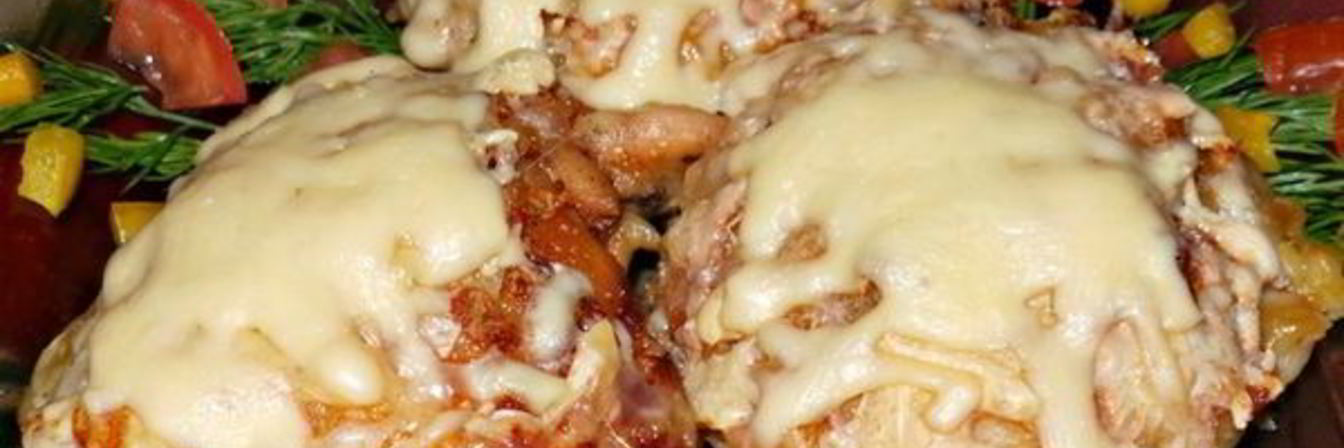 Куриная грудка с грибами под шубой из картофеля