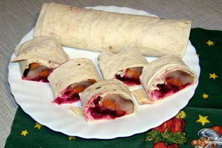 Рулет селедка под шубой в лаваше