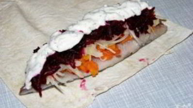 рулет селедка под шубой в лаваше