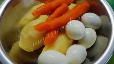 салат под шубой с солеными огурцами