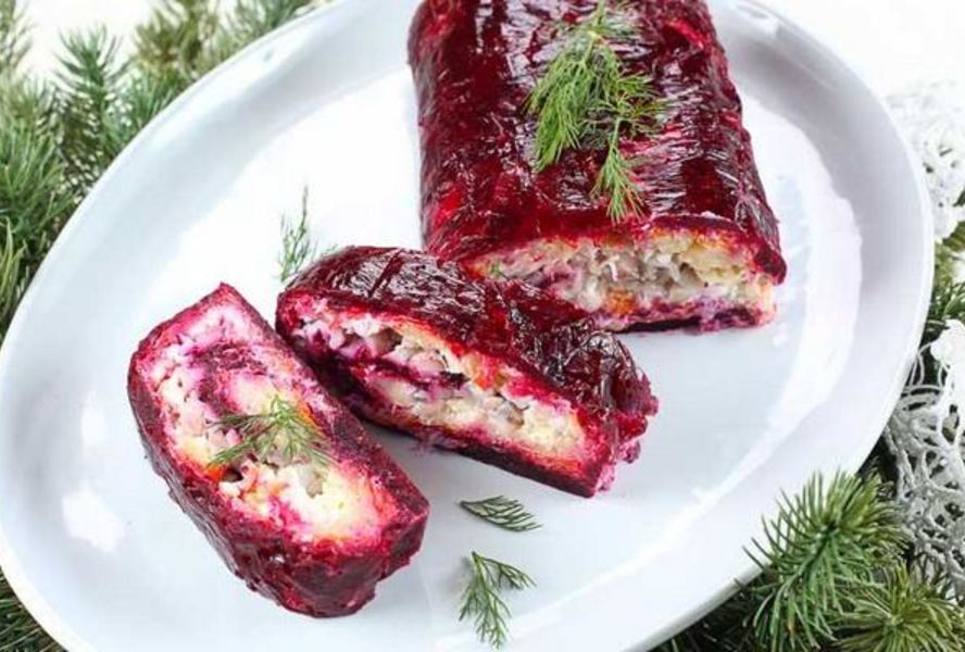 Салат-рулет Сельдь под шубой с сыром