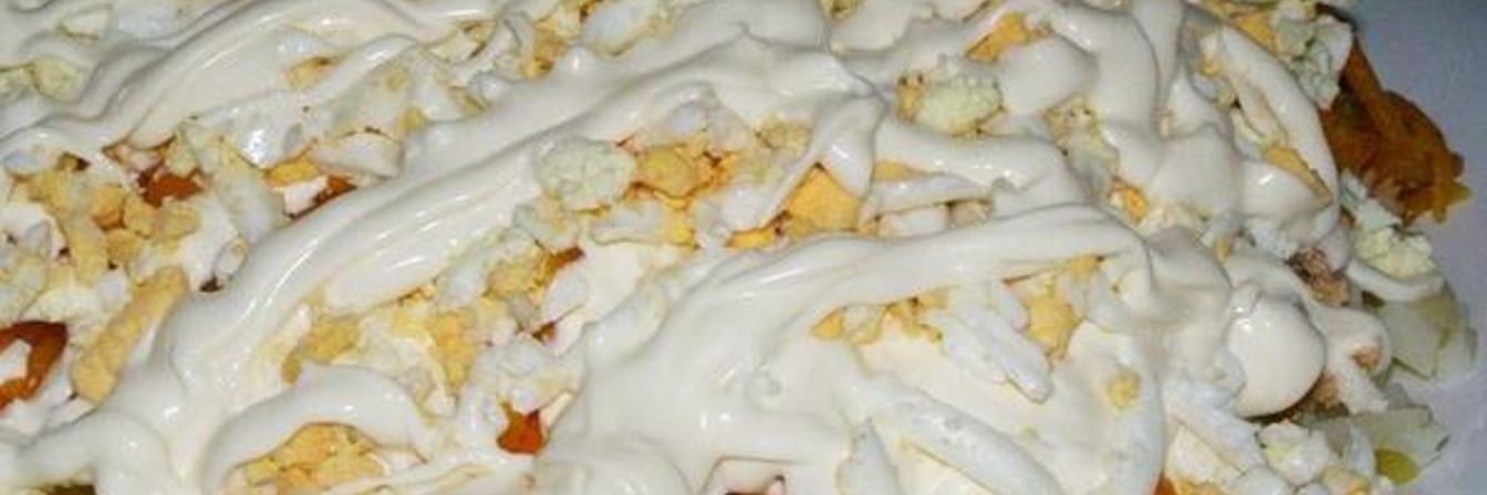 Слоеный салат Печень под шубой с яблоками