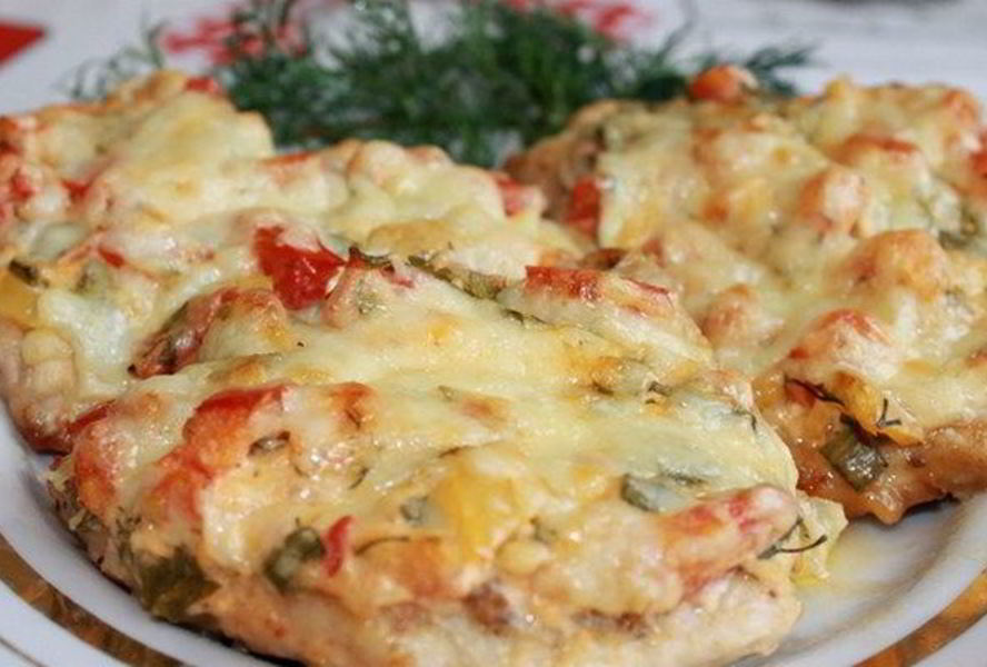 Сочная куриная грудка под шубой в духовке