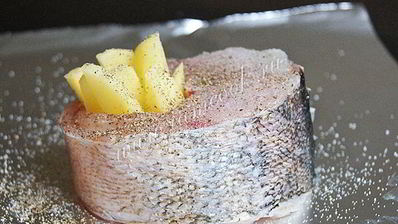 судак под шубой из икры