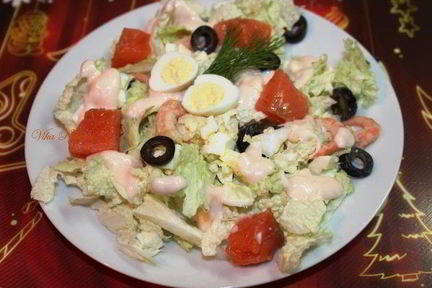 Салат Праздничный с соусом из красной рыбы