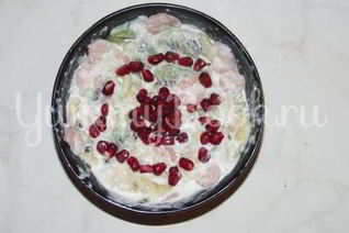 Салат с ананасами и морепродуктами