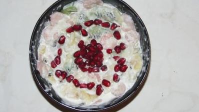 салат с ананасами и морепродуктами