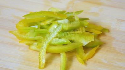 салат с брокколи и креветками