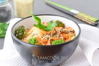 Салат с фунчозой и корейской морковью