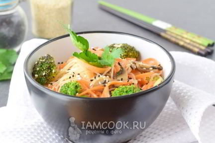 Салат с фунчозой и корейской морковью