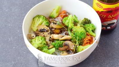 салат с фунчозой и корейской морковью