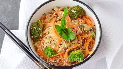 салат с фунчозой и корейской морковью