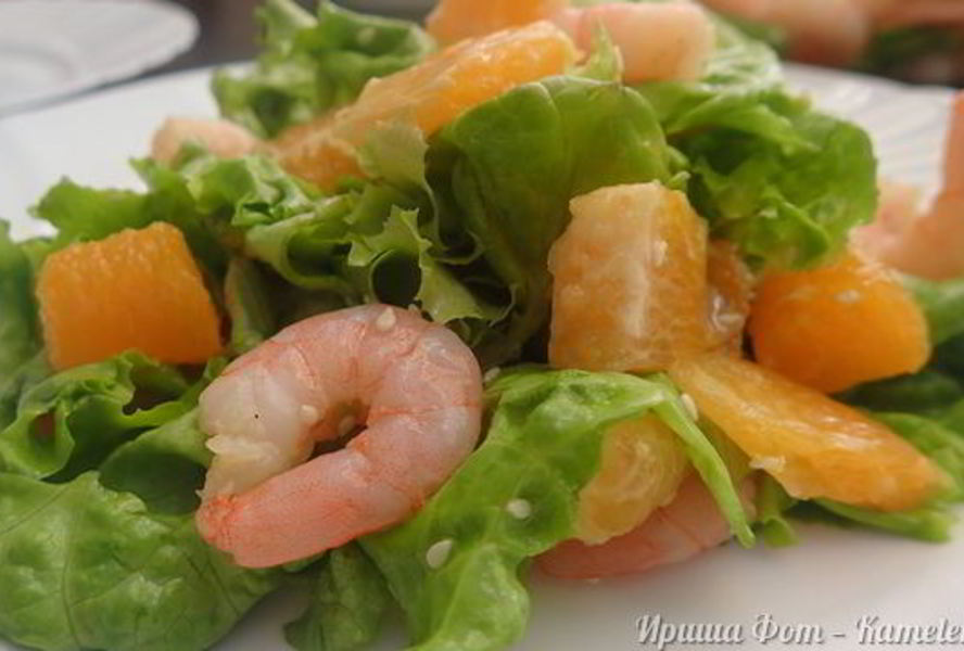 Салат с креветками и апельсином