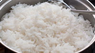 салат с креветками и рисом