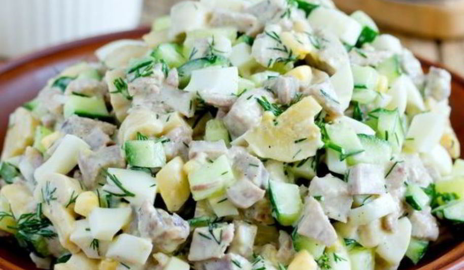 Рецепт салата с курицей, грибами и огурцами