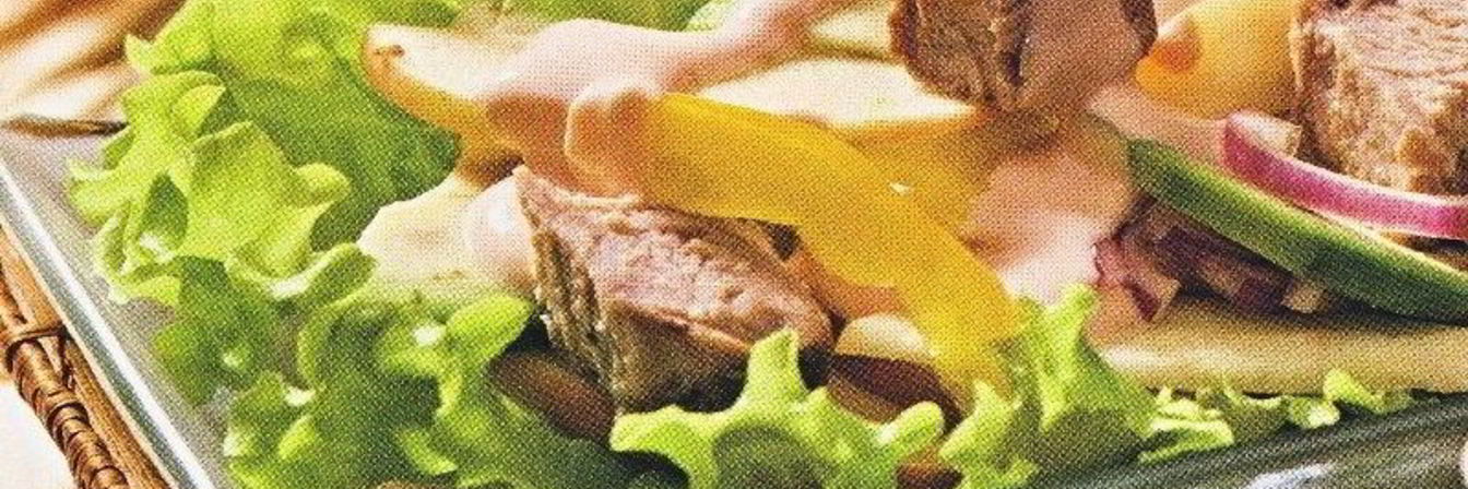 Салат с отварной свининой