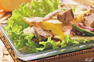 Салат с отварной свининой