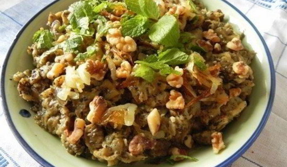 Рецепт салата с печеными баклажанами и грецкими орехами