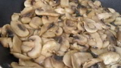 салат с сухариками и кукурузой