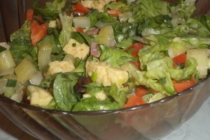 Салат с сыром, копченой ветчиной и домашним майонезом